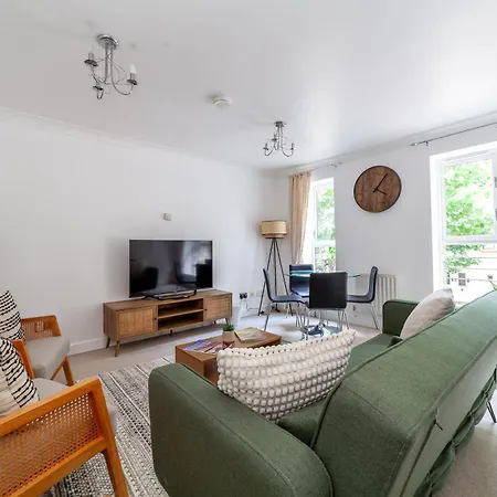Ferienwohnung Cozy Welcoming 2Br Flat Near Excel Centre
